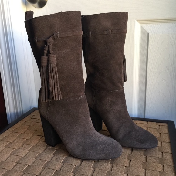 Vince Camuto Brown Fermel Slouch Tassel Bo… - Picture 1 of 8